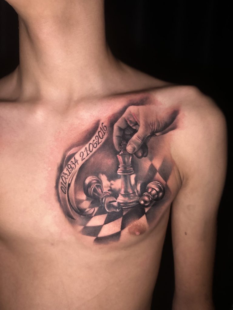 tatuaj piept